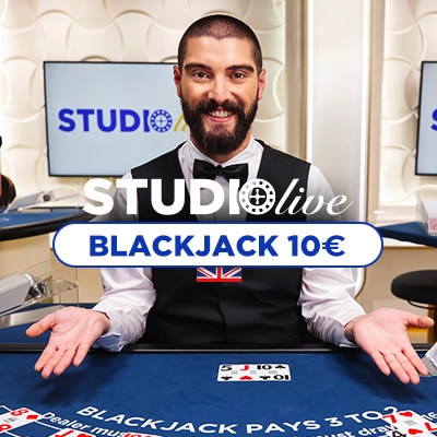 Interfaccia del tavolo live blackjack su GoldBet, che mostra il dealer in tempo reale e le opzioni di gioco